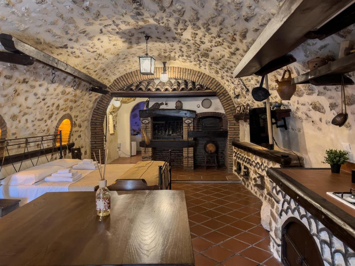 Santo'S House Luxury - Idromassaggio E Doccia Emozionale Villa ซานโตสเตฟาโน ดิ เซสซานีโอ ภายนอก รูปภาพ